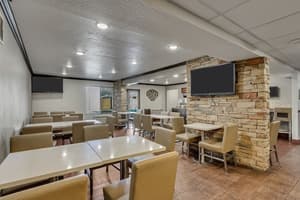 thumbnail: Breakfast area