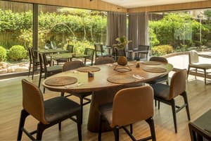 thumbnail: Restaurant