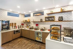 thumbnail: Breakfast area