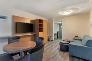 thumbnail: Breakfast area