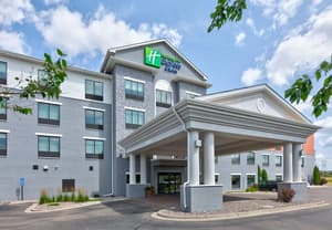 Holiday Inn Express Hotel & Suites Shakopee