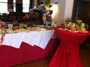 thumbnail: Breakfast area