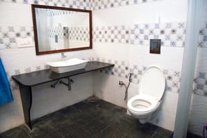 thumbnail: Interior detail