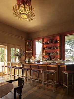 thumbnail: Bar (on property)