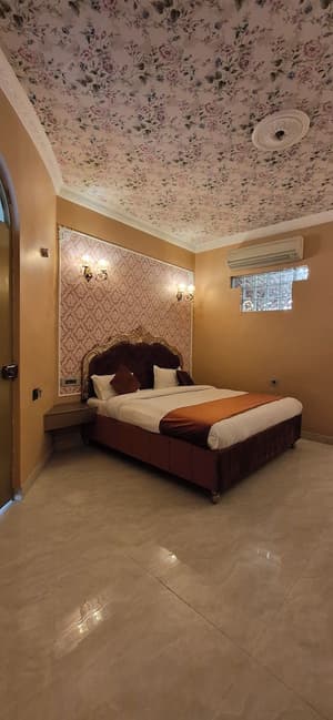 thumbnail: Interior