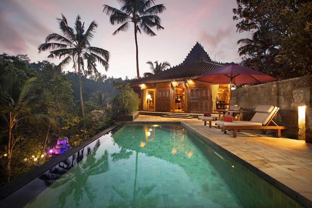 Private pool
