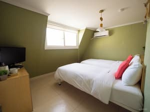 thumbnail: Room