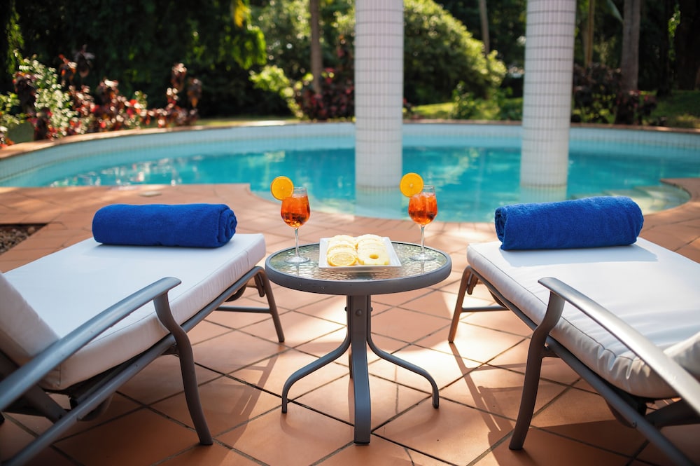 Private pool