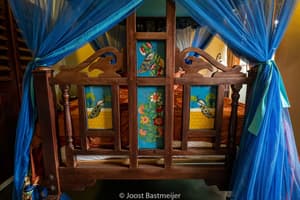 thumbnail: Interior detail
