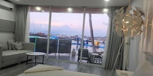 thumbnail: Reception