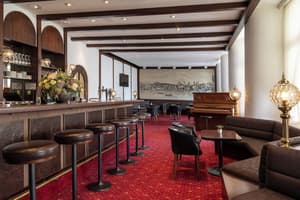 thumbnail: Bar (on property)