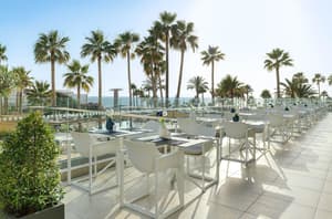 thumbnail: Outdoor dining