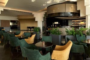 thumbnail: Bar (on property)