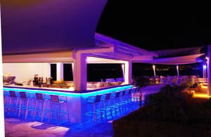 thumbnail: Bar (on property)