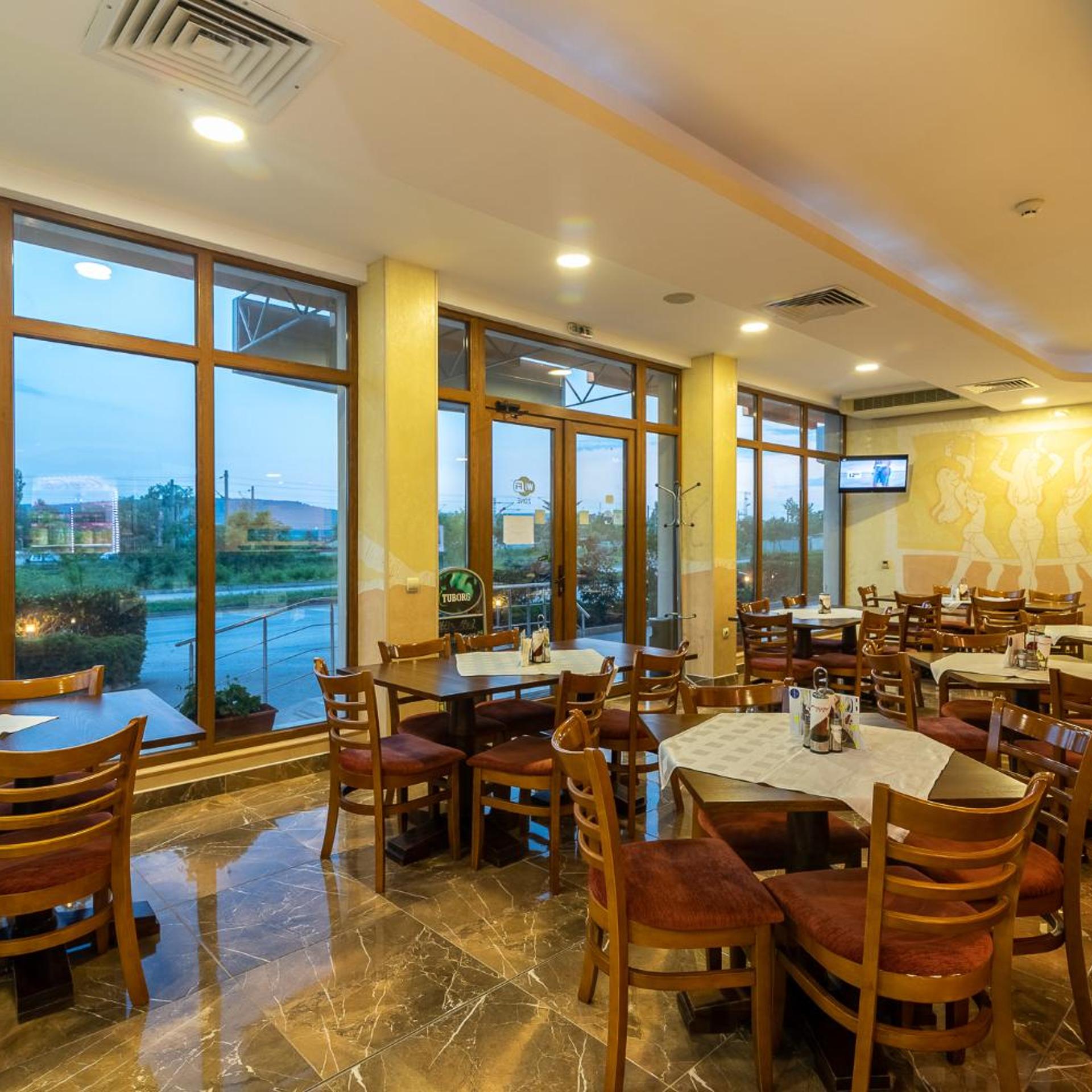 Restaurant-cafeteria