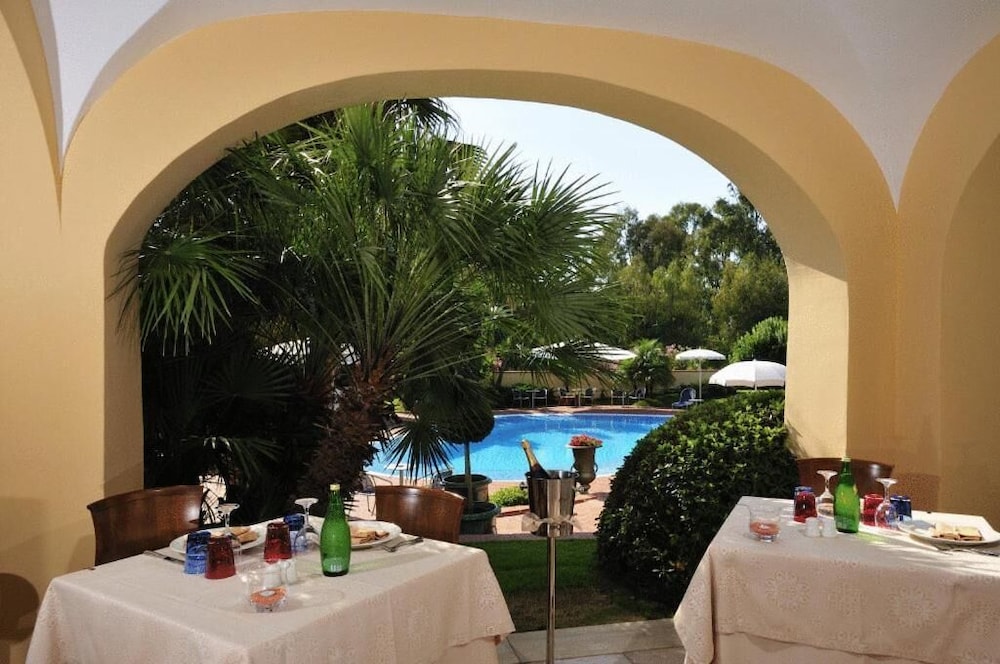 Swimming pool-spa