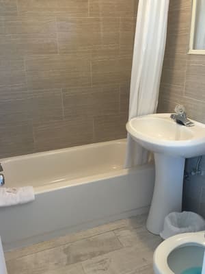 thumbnail: Bathroom amenities