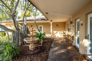 thumbnail: Exterior