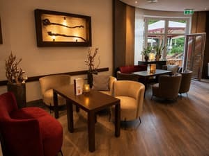 thumbnail: Bar (on property)