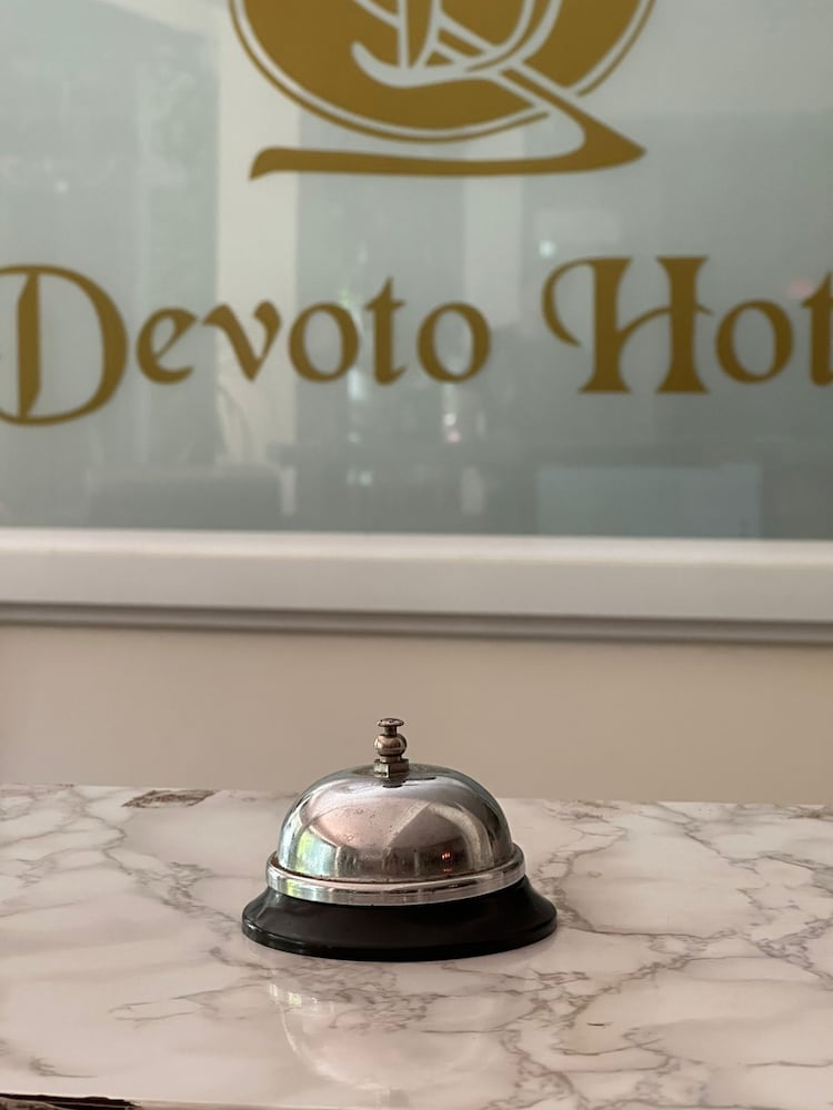 Concierge desk