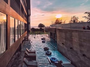 thumbnail: Exterior