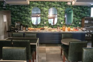 thumbnail: Breakfast area