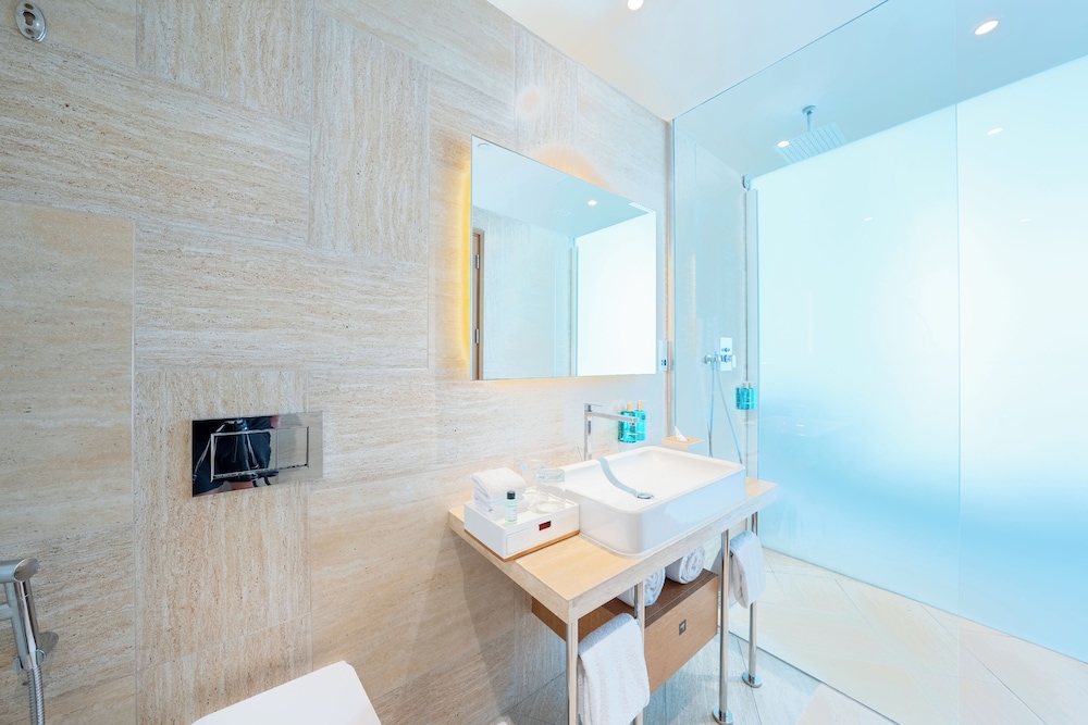 Bathroom sink