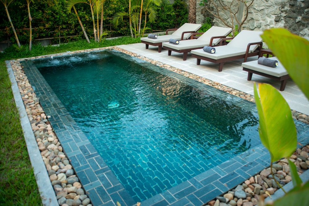 Private pool