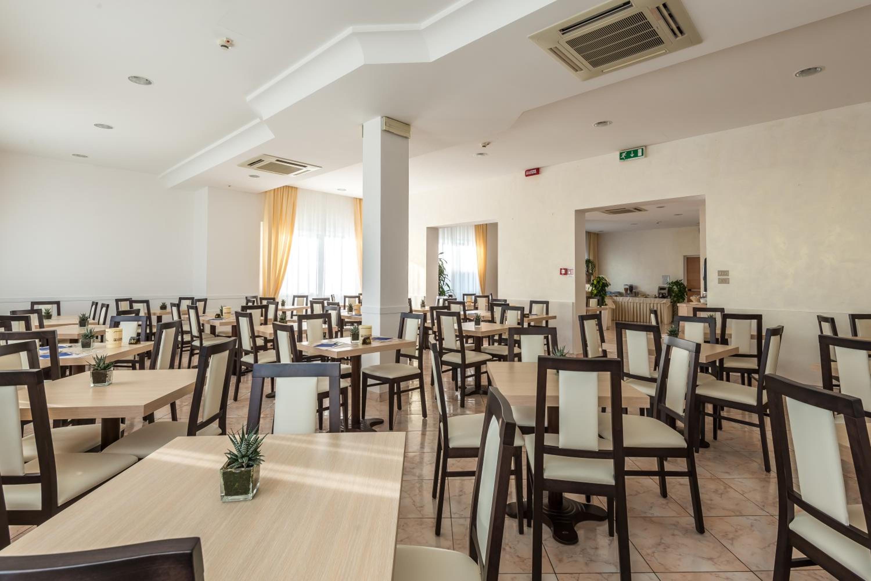 Restaurant-cafeteria