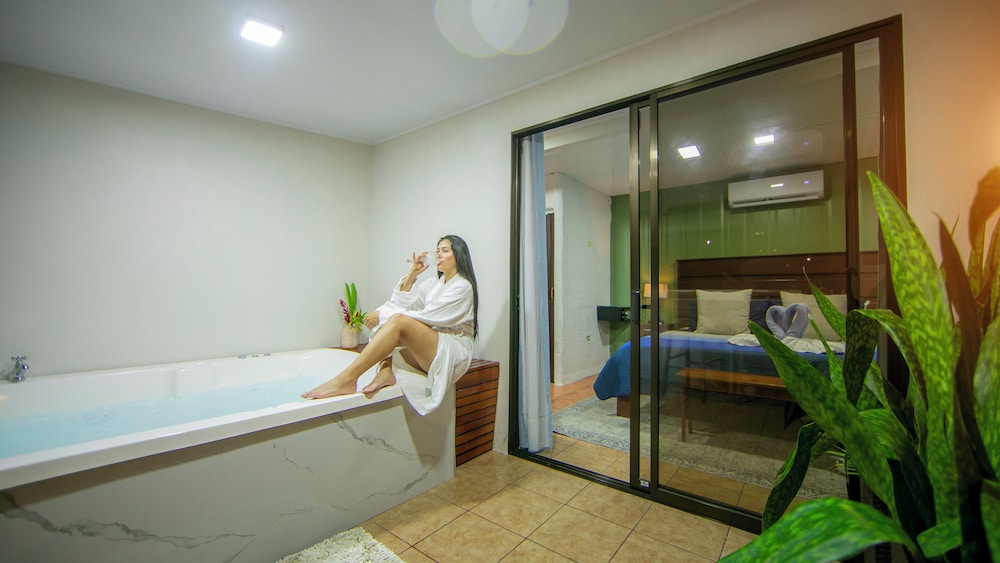 Private spa tub