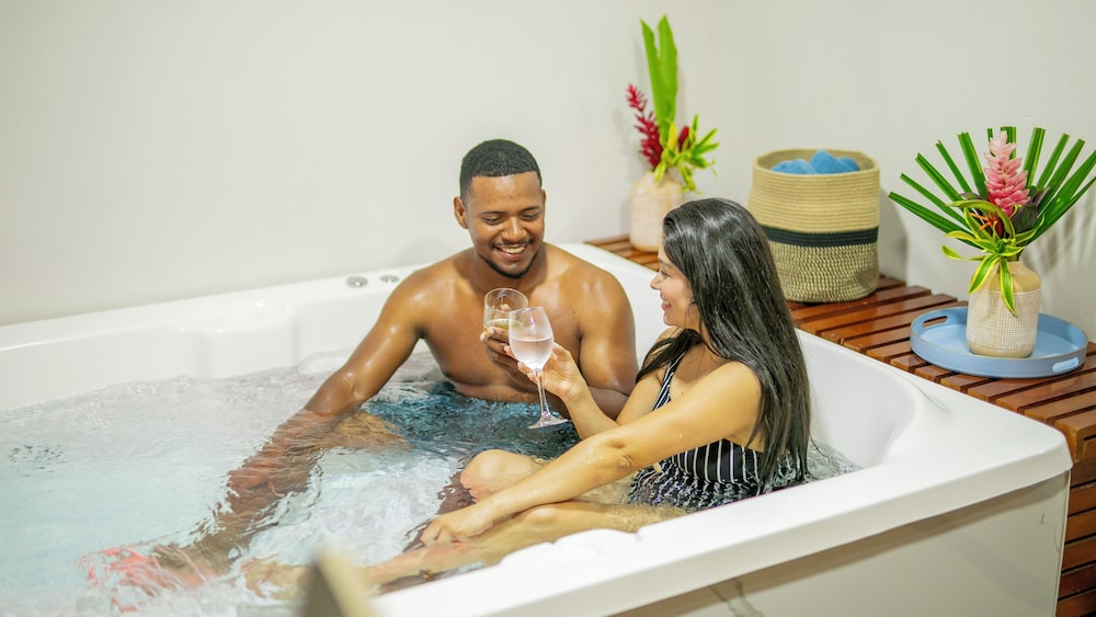 Private spa tub