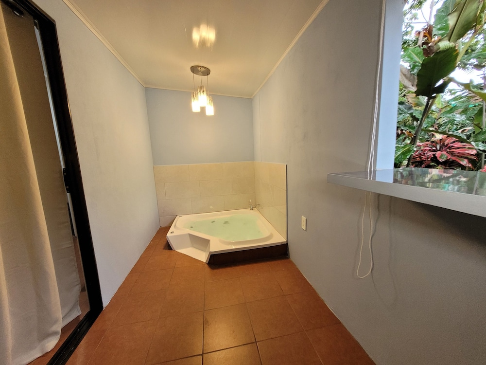 Private spa tub