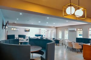 thumbnail: Restaurant