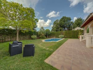 thumbnail: Outdoor pool