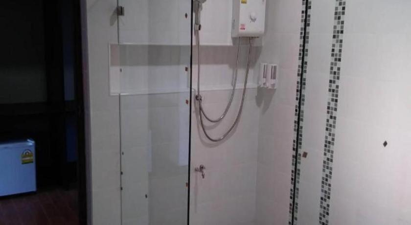 879403142.jpg