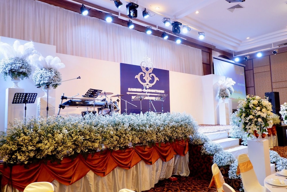 Banquet hall