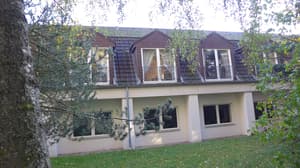 thumbnail: Exterior