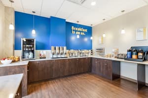 thumbnail: Breakfast area