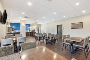 thumbnail: Breakfast area