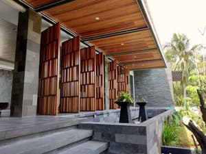 thumbnail: Exterior