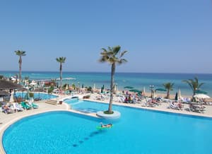 thumbnail: Outdoor pool