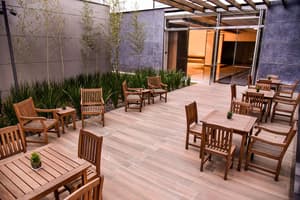 thumbnail: Outdoor dining