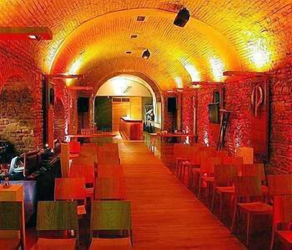 Restaurant-cafeteria