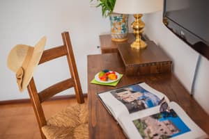 thumbnail: Interior detail