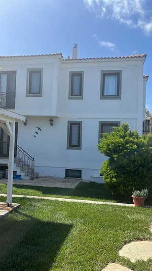 thumbnail: Front of property