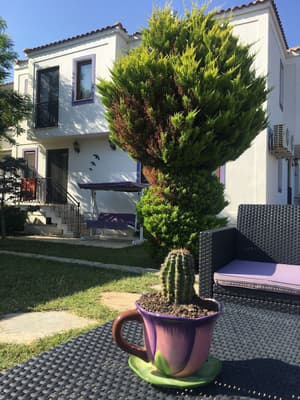 thumbnail: Front of property
