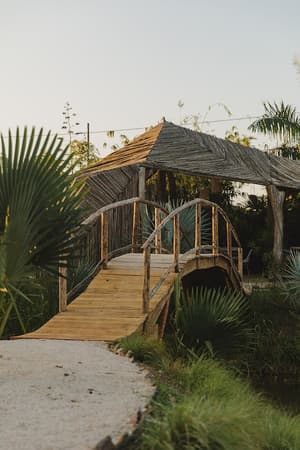thumbnail: Exterior