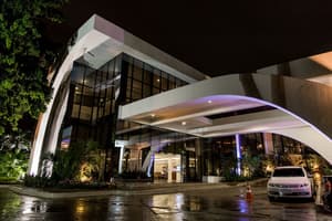 thumbnail: Front of property