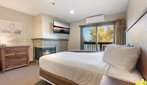 King Suite South Bed Room