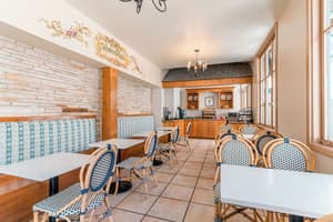 thumbnail: Breakfast area